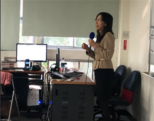 講者敘述圖書館員職涯經歷