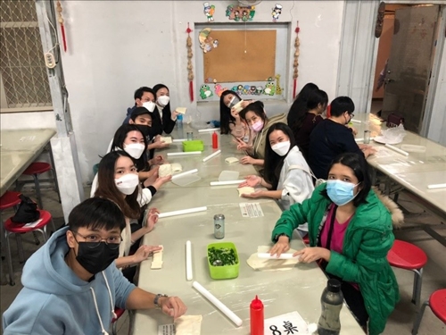 境外生DIY蔥油餅