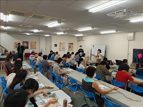 分發材料及講解