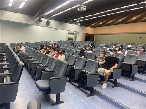 來聽演講的同學們