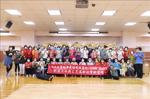 樂齡運動班合照