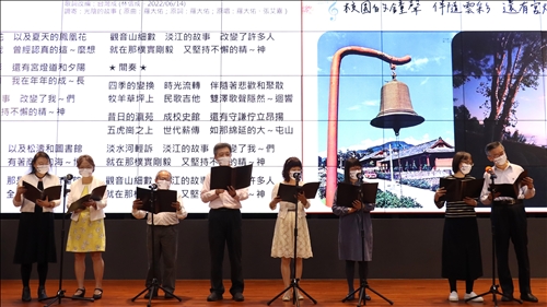 文五合音合唱團獻唱