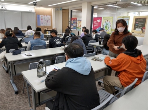 老師請學生說出低成就學習的心理特質