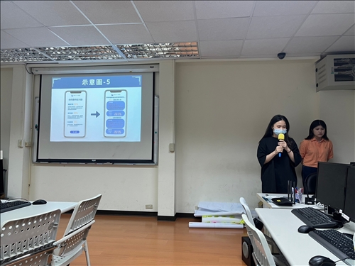 成員們進行成果報告