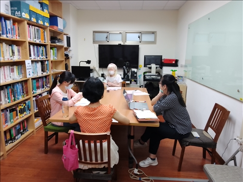 職涯諮詢老師與資源教老師討論個案一