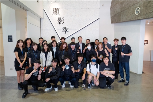 影像工坊同學及與會師長合照