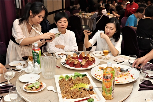 入厝辦桌菜式吸睛