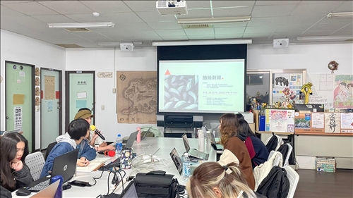 面對客戶就像是抽絲剝繭溝通，來了解雙方的需求