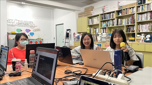 同學分享製作過程即遇到的困難