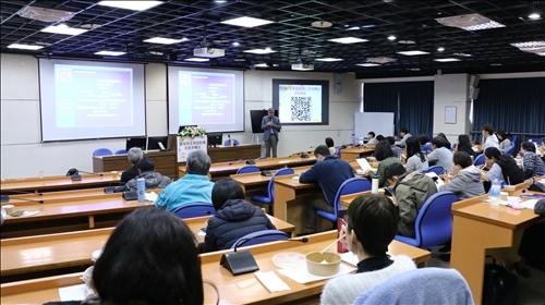 與會老師專注參與研習活動