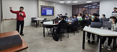 3月22日由季振忠老師為CSA講授「Power Automate流程自動化與AI Builder」課程。