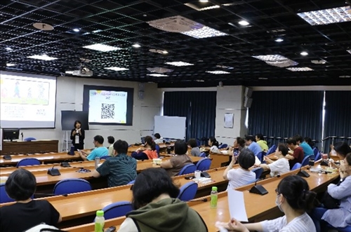 與會老師專注參與研習