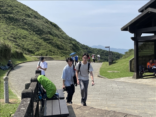 古道遊客乘載量大，鋪面、逕流、設施皆須仔細設計，景觀美質亦是古道價值調查之一環