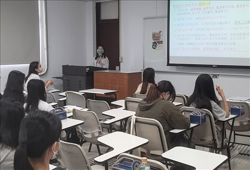 嚴蜜蜜助教解說實習課程的評分標準及相關事項