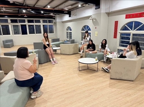 依照事先學生的提問，進行說明