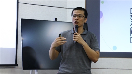 楊老師解釋自主學習的基本定義