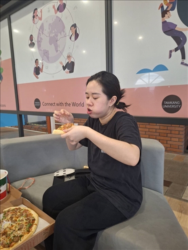 同學參與活動。