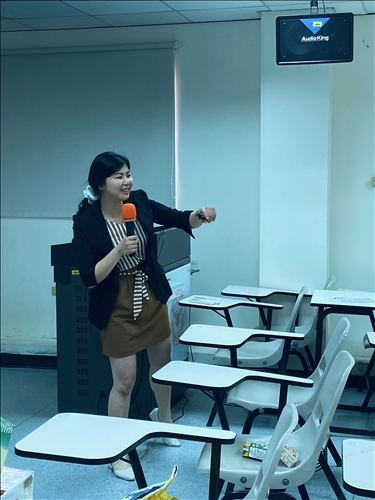 業師與學生互動