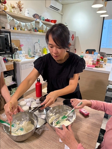 小八老師親自示範