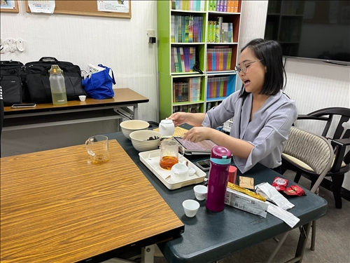 講師講解與示範沖泡過程與注意事項