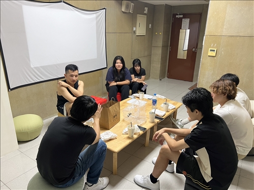 老師回答同學提問