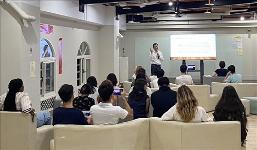 說明本課程16個專題內容