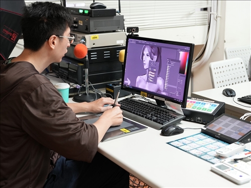 業師實際示範繪畫流程