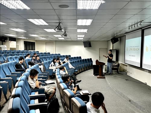 朱留老師主持最後學生們的Q&A