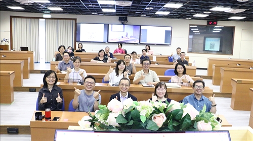 「知識引航，實踐致遠:教學實踐攏會通」大合照
