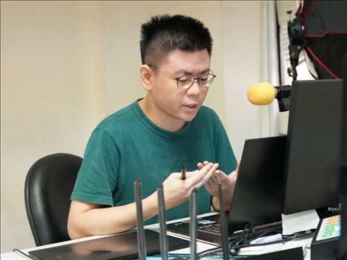 業師講解繪製技巧