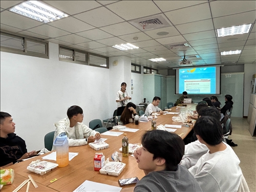 老師講解大三出國申請流程