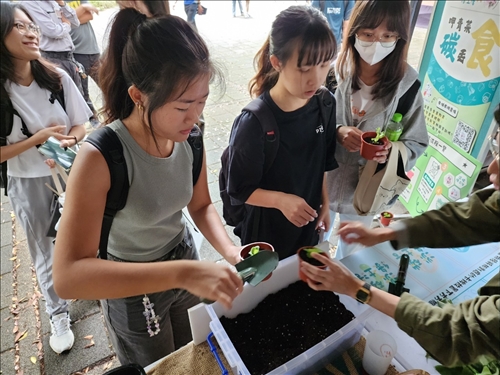 LINE_ALBUM_113.10.16 淡碳綠生活🌱_241028_4.jpg