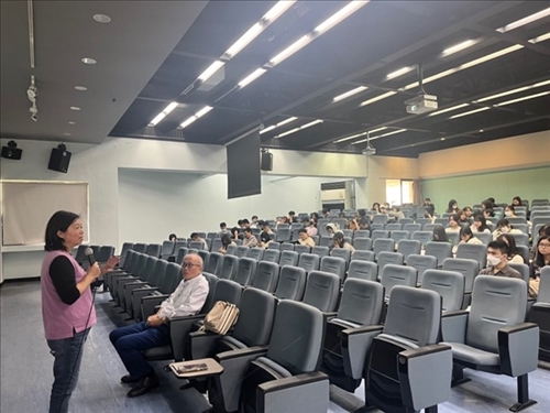 黃淑鈴老師介紹高齡健康照顧是高齡社會重要的議題