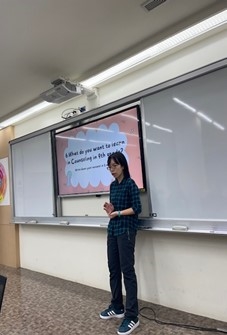 老師介紹簡單問候英語如何融入課堂