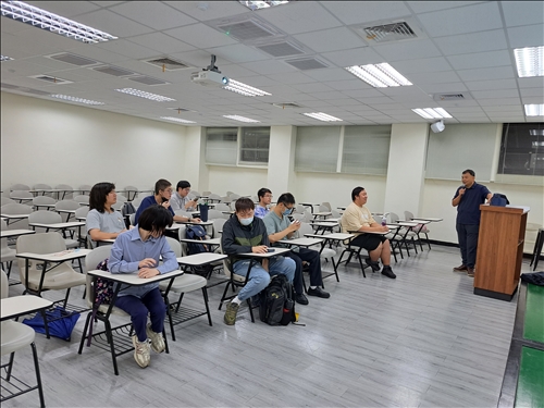 開始引導學員進入聲音的世界與穿透力