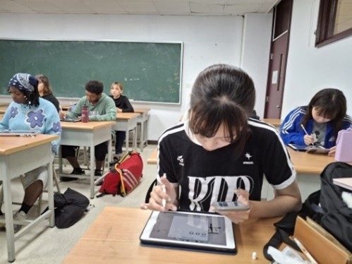 學生第一次接觸E筆書法