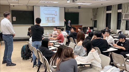 周應龍主任介紹與會師長