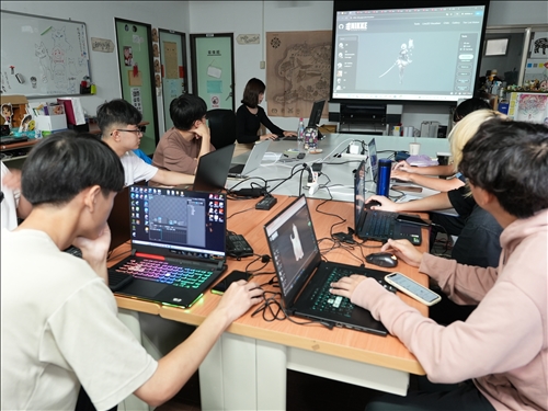 老師使用實際遊戲舉例講解