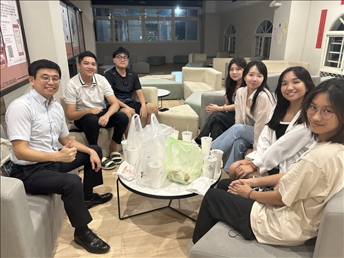 老師與學生樂相聚。