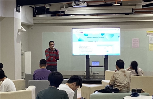 何景榮老師介紹今天講座講師