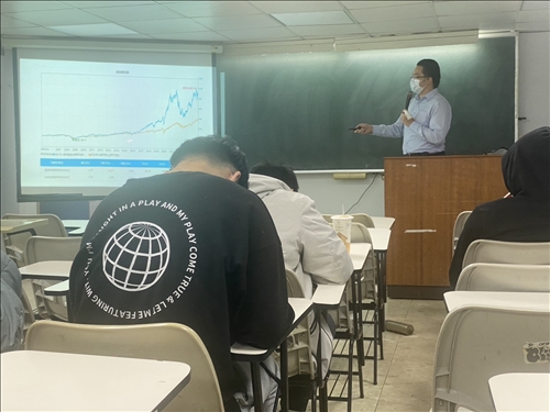 參與學生專注聆聽