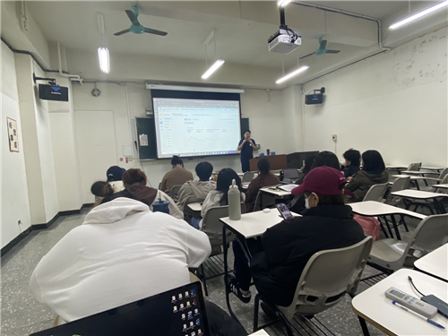 林志慶正在演講