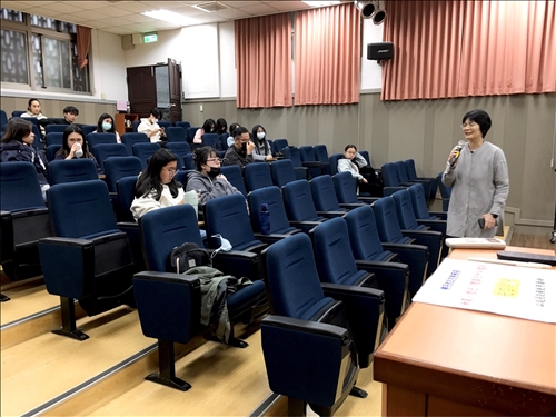 主持人介紹講師