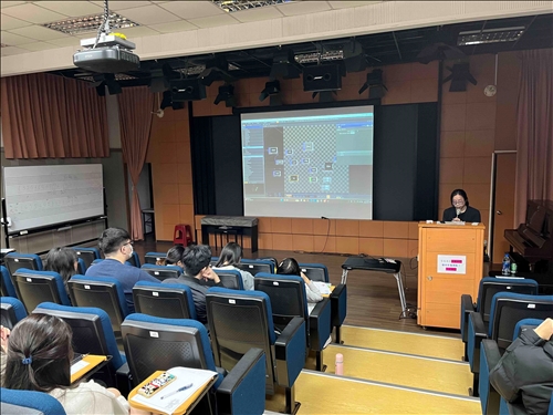 鄭各均老師示範軟體操作