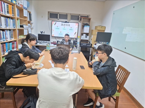 講師說明不同溝通情境