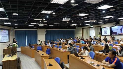 與會老師專注參與研習