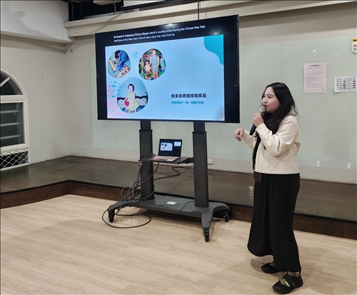 劉千萍小姐跟同學分享自己的生命故事。