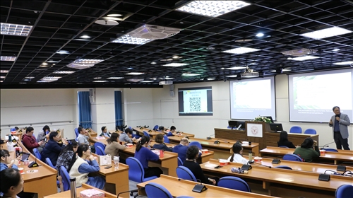 與會老師專注參與研習活動