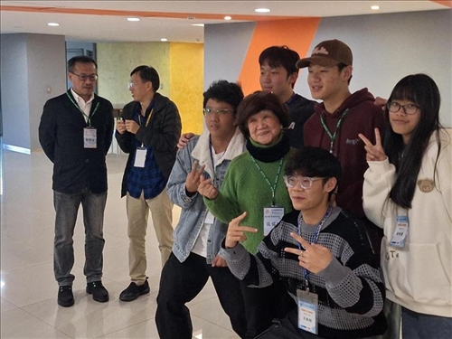 2025數學日-同學與系友講師合照