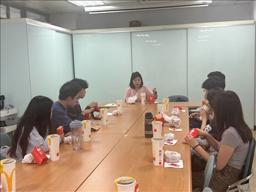 大四學長與學弟妹分享參加文藻盃英語競賽